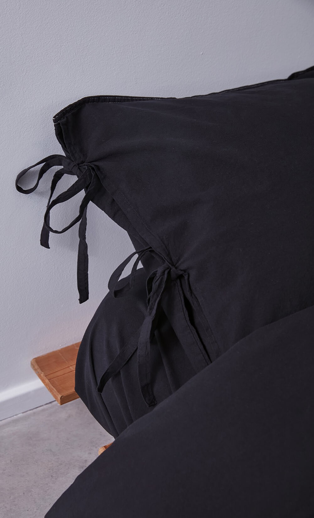 Black Meadow Sheets 220 / 200